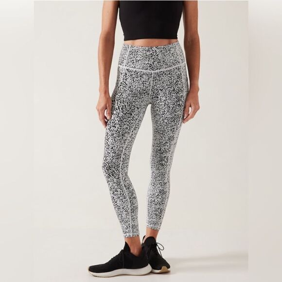 Athleta Ultimate Stash Textured 7/8 Tight - Picture 1 of 14